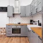 Radziwiłłowska Apartment Cracow Planty by Renters