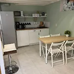Shespace Apartrooms