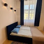 Vintage Senacka 9/7 Apartment