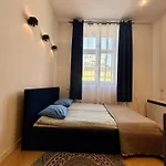 Vintage Senacka 9/7 Apartment