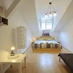 Przestronny Pokoj W Mieszkaniu Na Filipa
