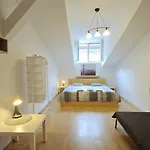 Przestronny Pokoj W Mieszkaniu Na Filipa