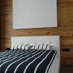 Black Line Apartment