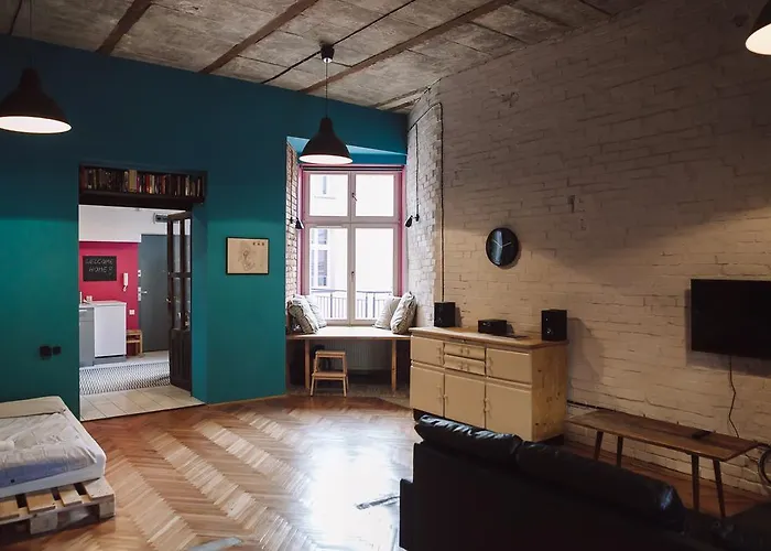 Mirons Apartment: Industrial