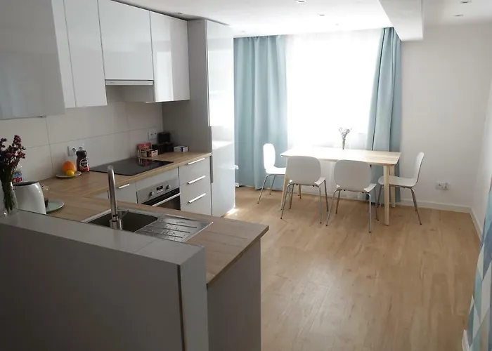 3 Rooms In Oficerskie