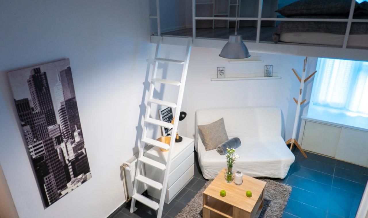 Apartment Lobzowska 6 *