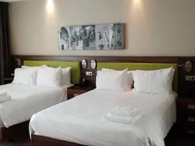 Hotel Hampton By Hilton 3*