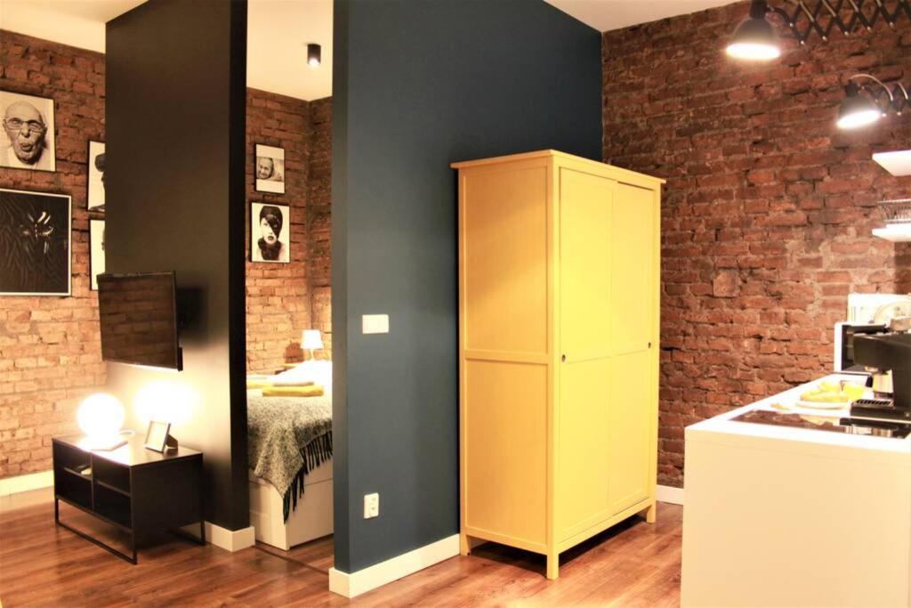 Unique Brick 5 - Old Town & Market Square Apartment *