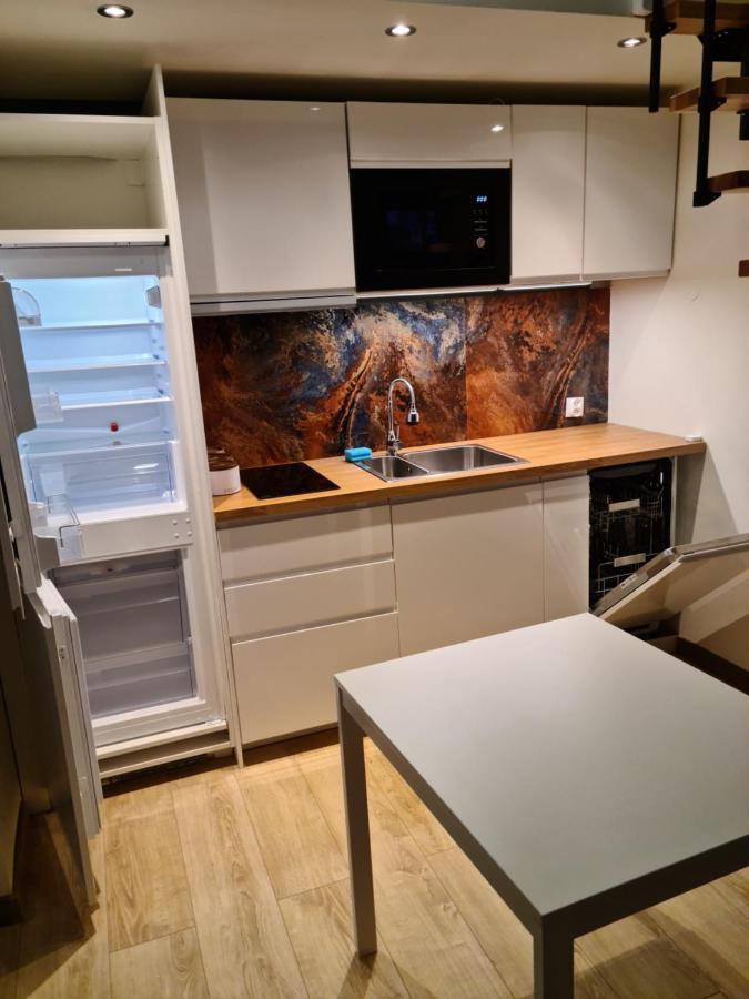 Amber Hostel *