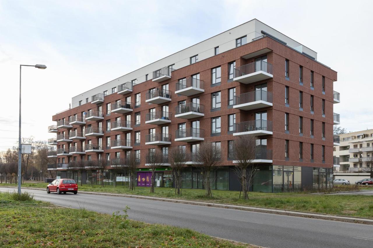 Lotniczowka By Renters Prestige Apartment *