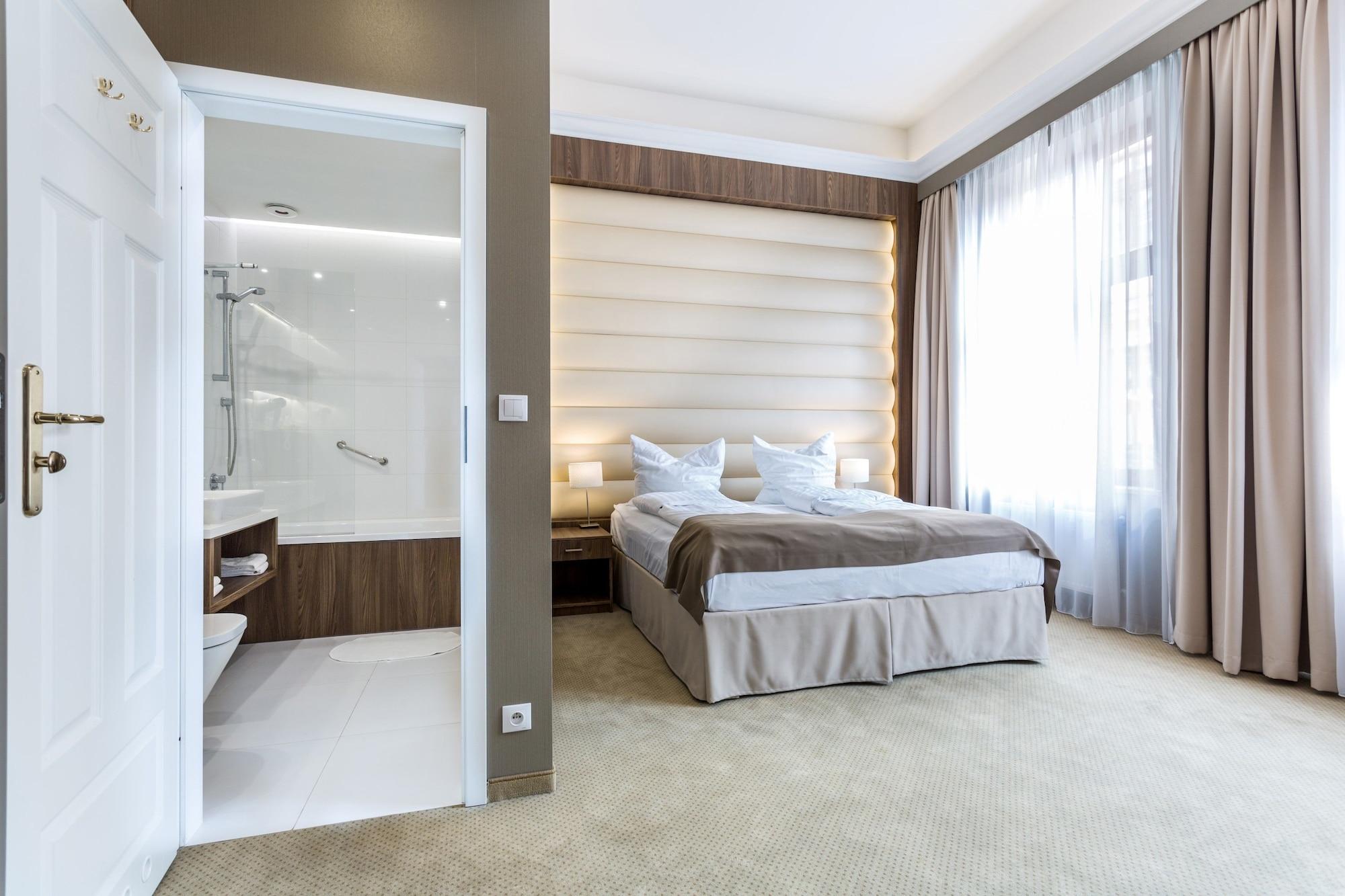 Hotel Elektor 3*