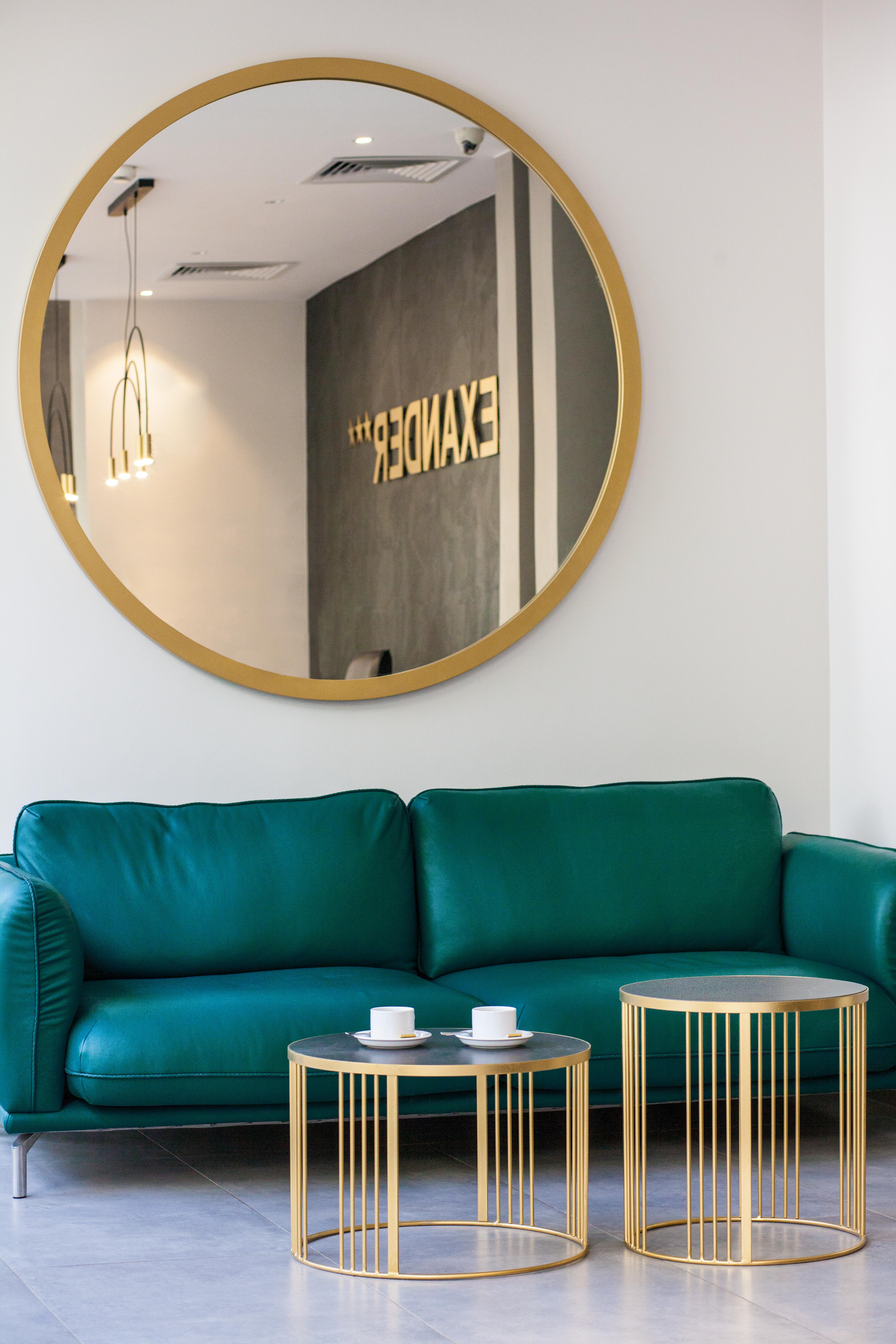 Alexander Hotel
