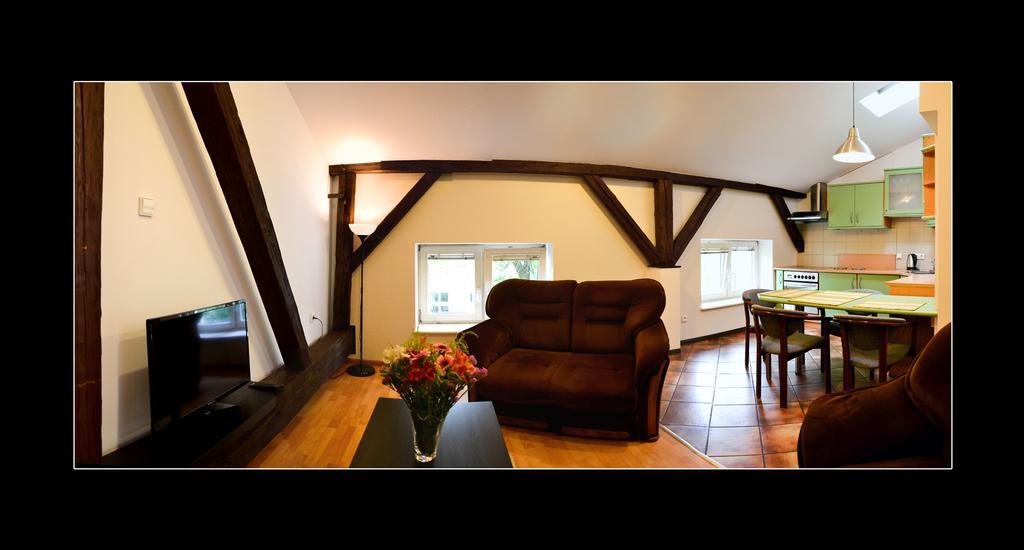 Apartment 777 2 *