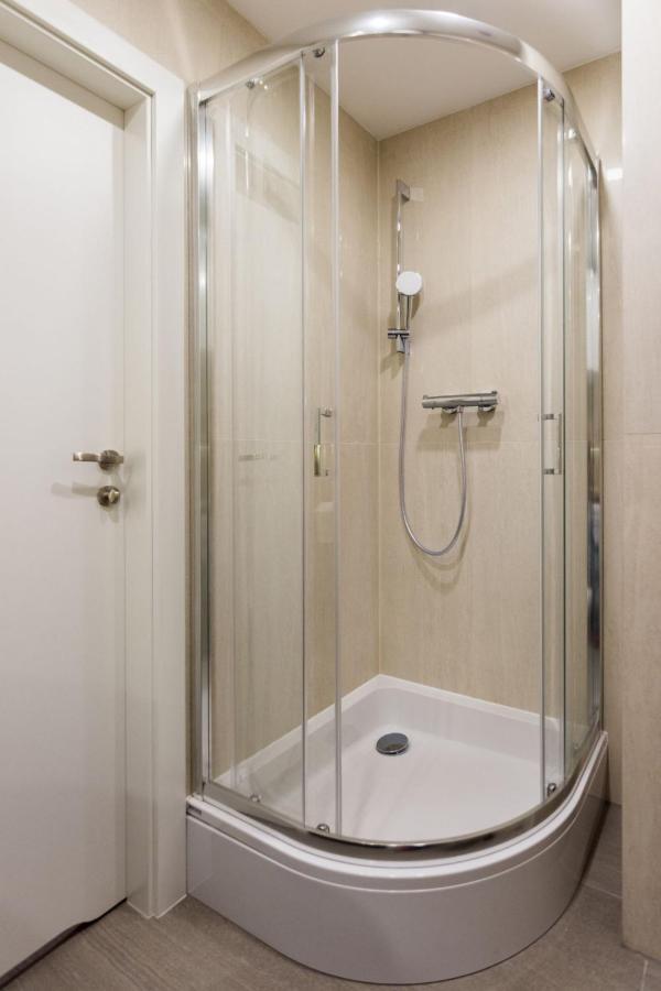 Luxury Nearto Main Square *