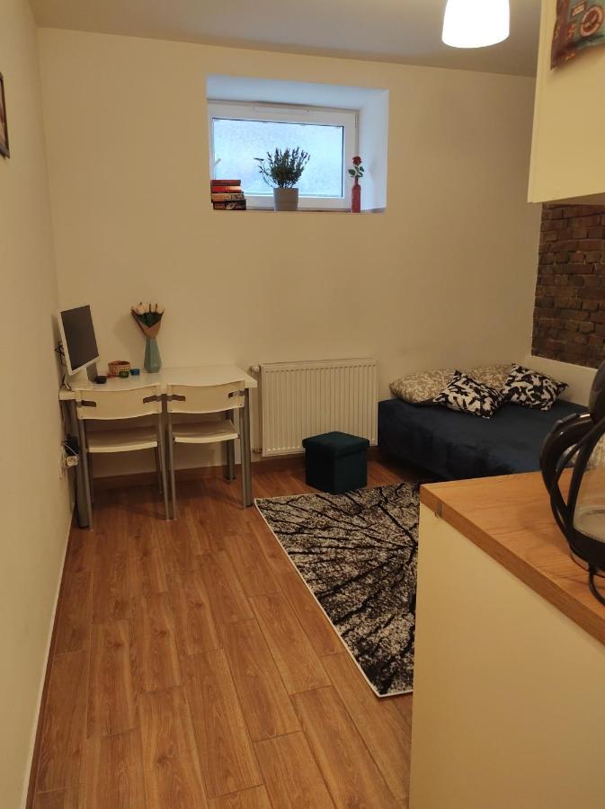 Mieszkanie #1- Kawalerka Na 1-2 Osoby Z Kuchnia I Lazienka Apartment *