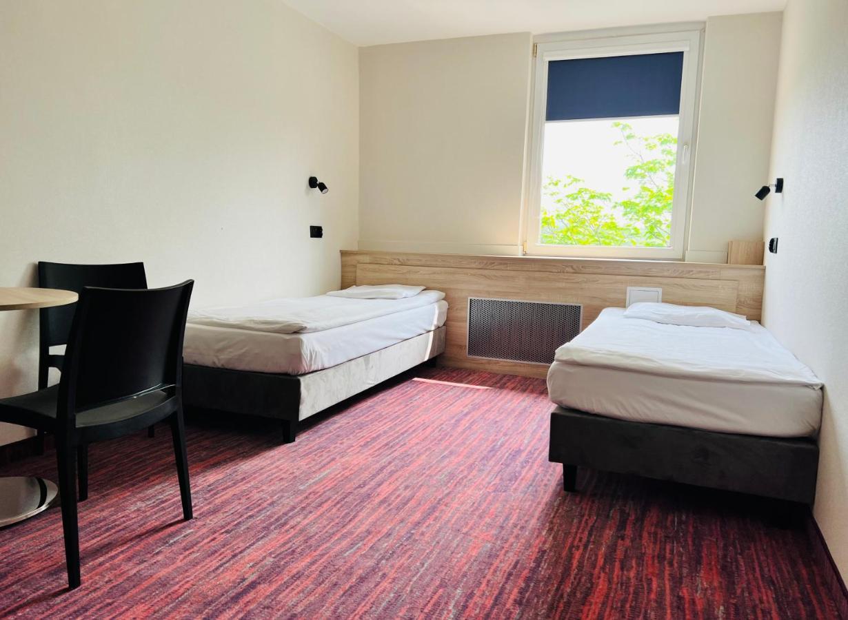 Hotel Rok *