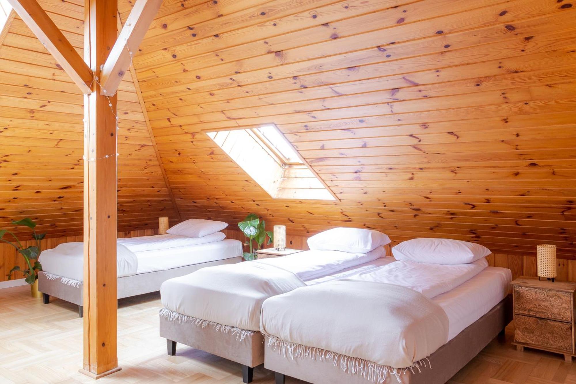 Guest house Blisshouse Luxurious Calm And Energetic Spot Near By Surrounded By The Forest Where Will Find Your Peace And Your People *