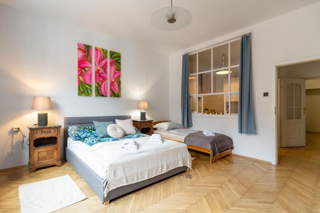 Essence Cracow Golden Location! *