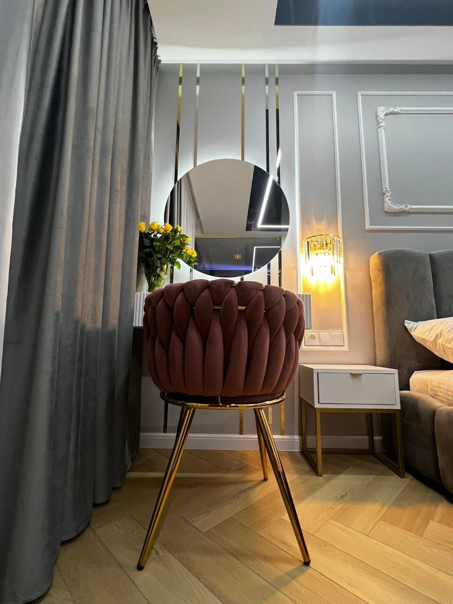Paris In Cracow Apartment *