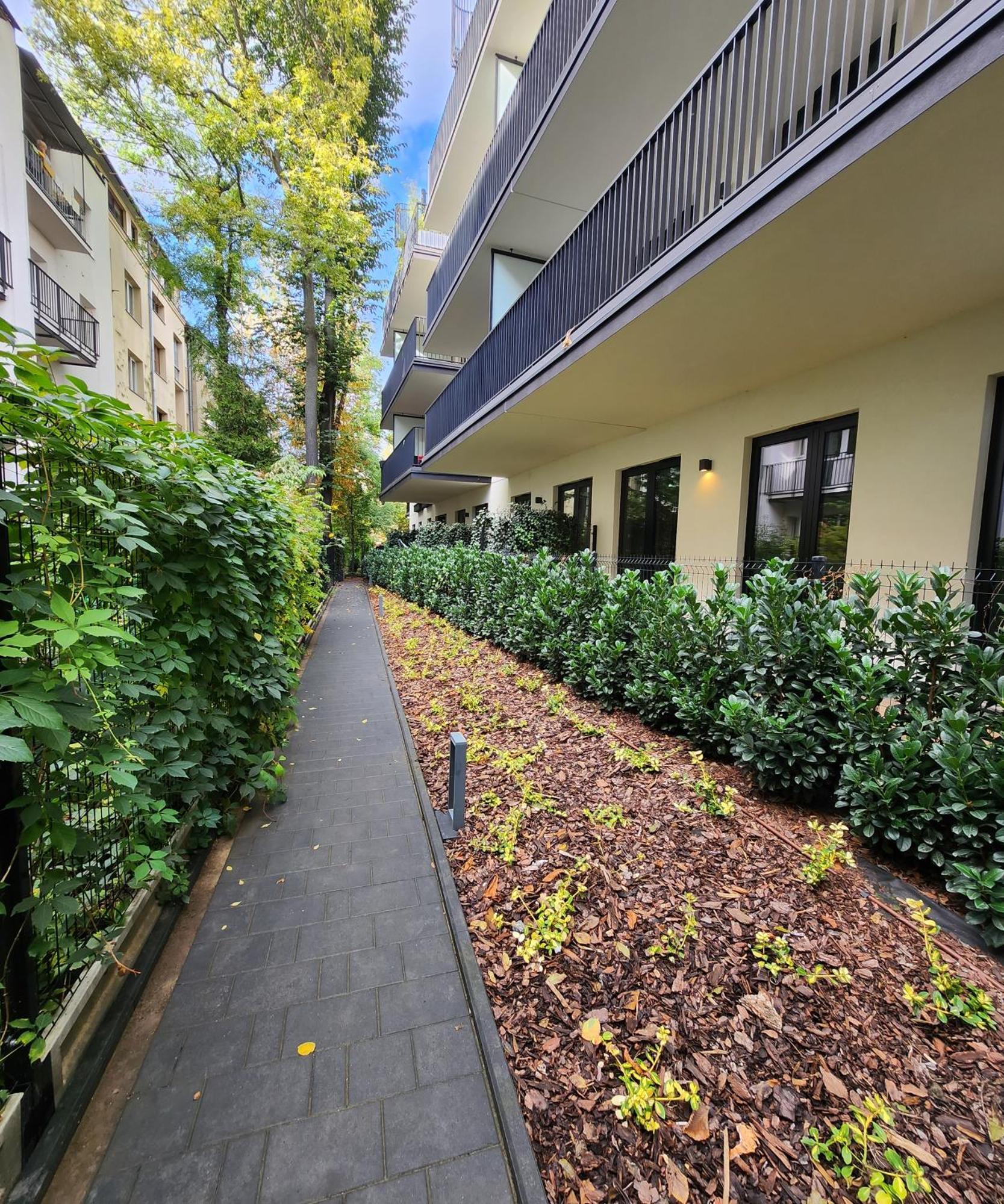 Luxury Old Town , Gym, Sauna & Swimming Pool ,hammock, Free Parking!