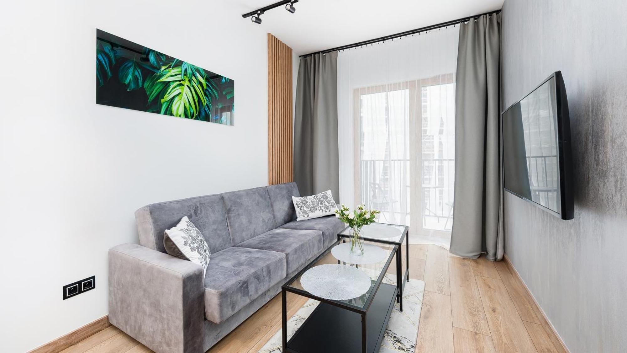 Novum Center Near The Train Station By Sun & Snow Apartment