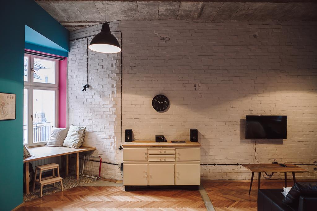 Mirons Apartment: Industrial
