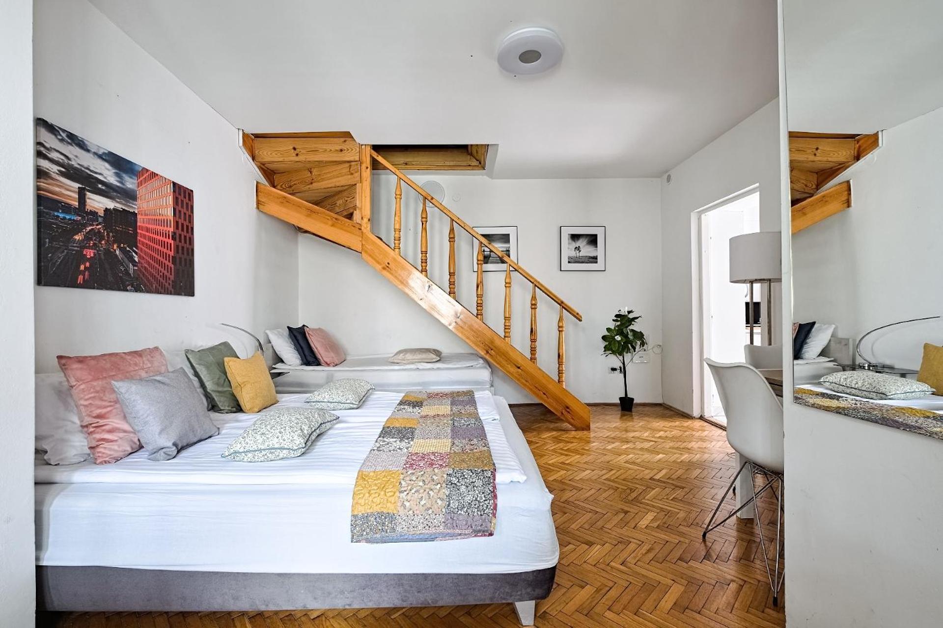 Golden Apartments/rad12/5