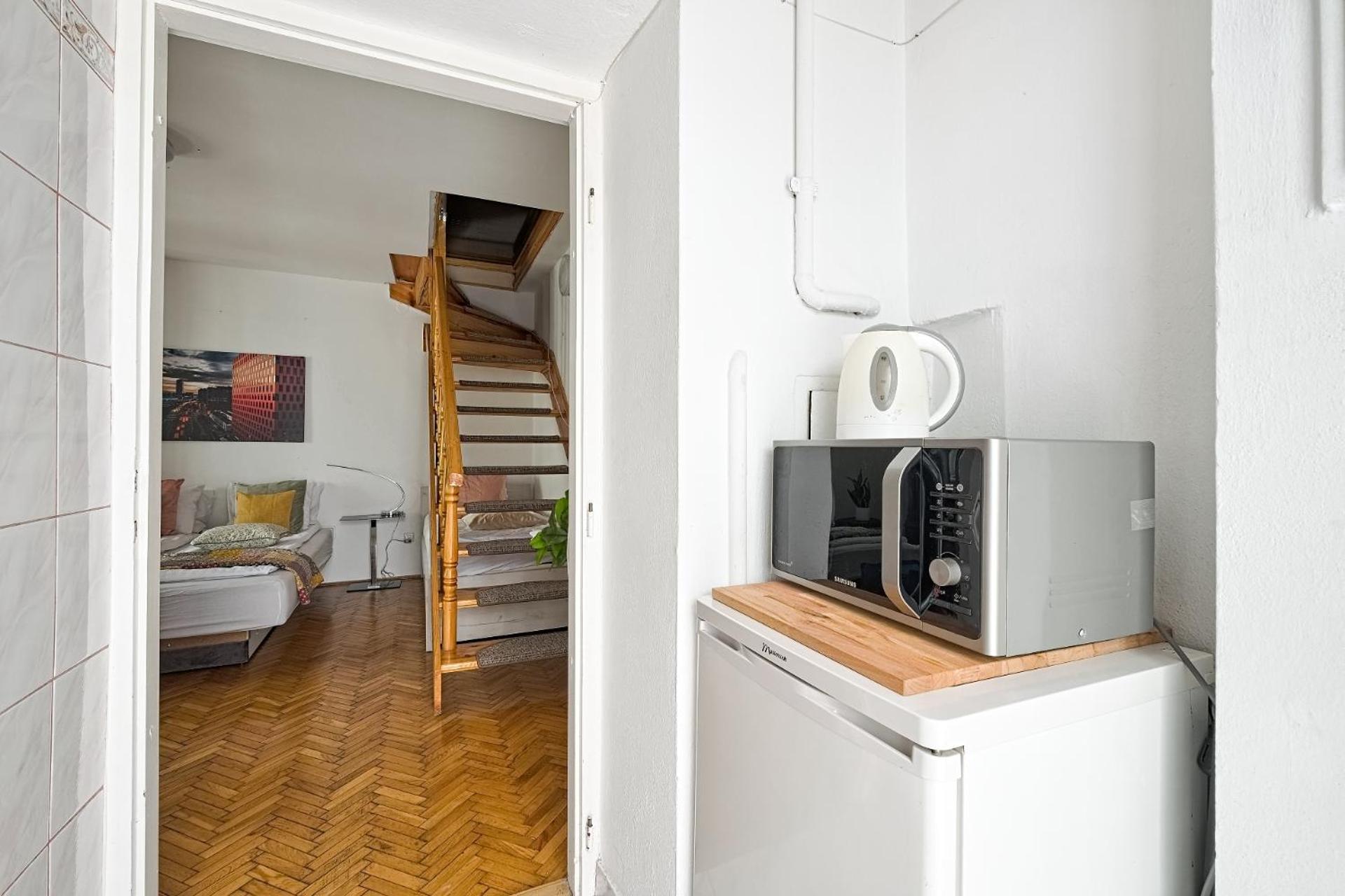 Golden Apartments/rad12/5 *
