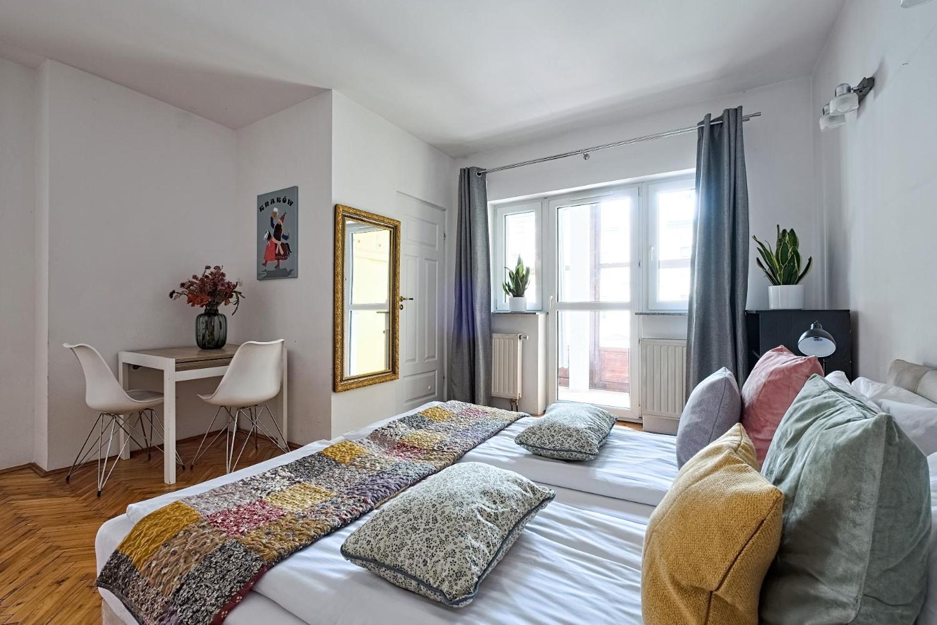 Golden Apartments/rad12/5