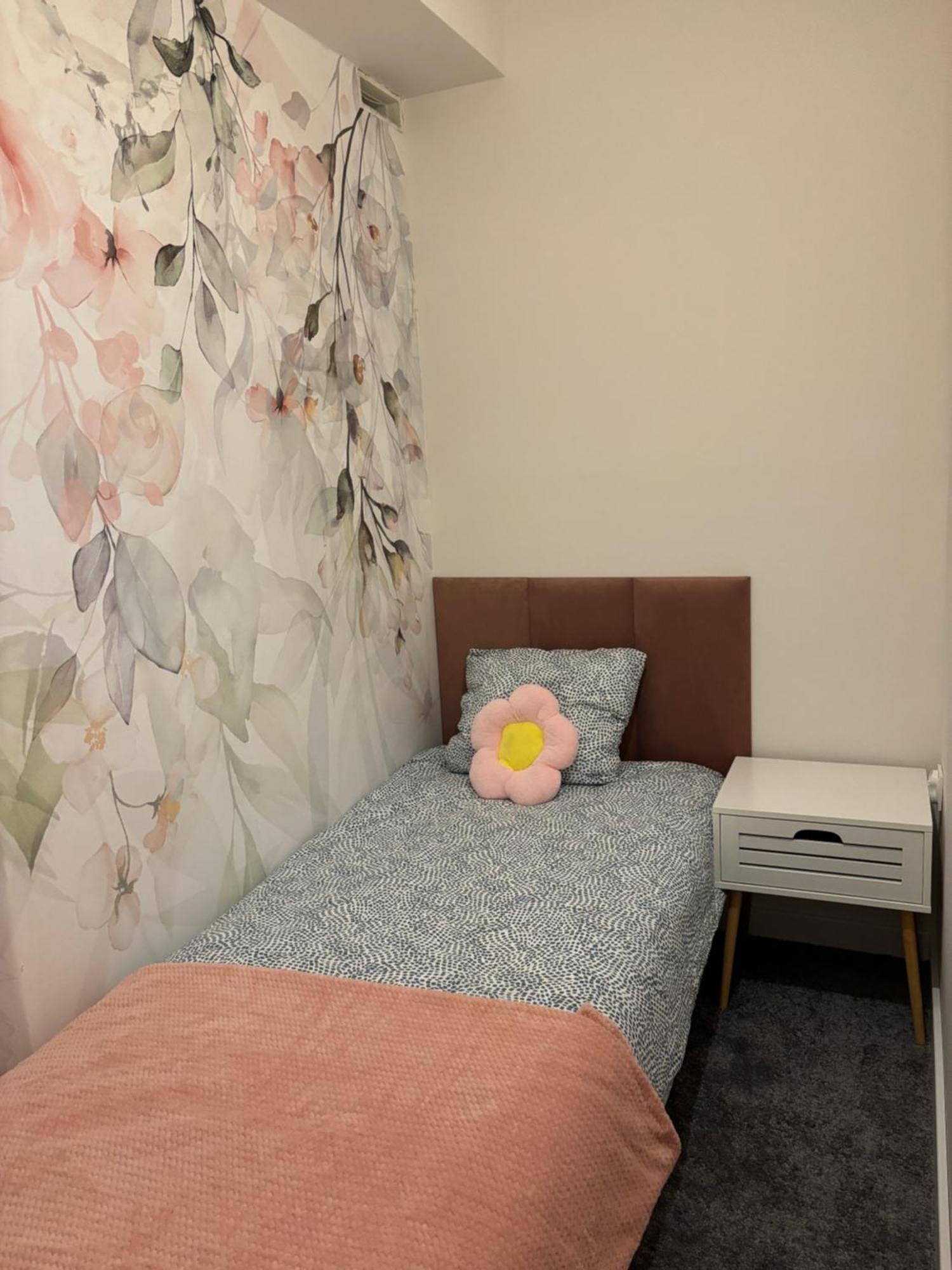 Capsule hotel Shespace Apartrooms *