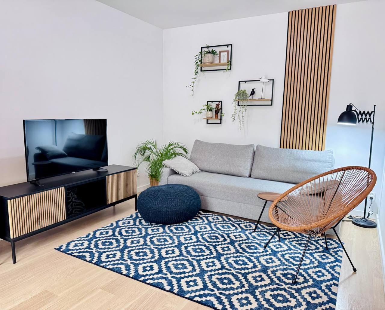 Apartment C- Home4U - Apartment With A City View Close To Aquapark, Parking In Secured Area