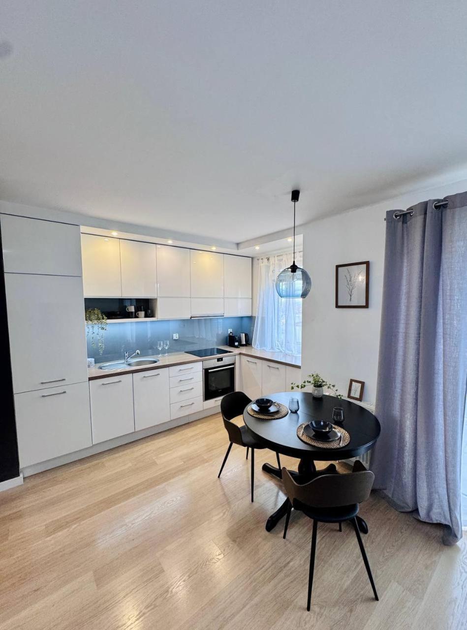 C- Home4U - Apartment With A City View Close To Aquapark, Parking In Secured Area