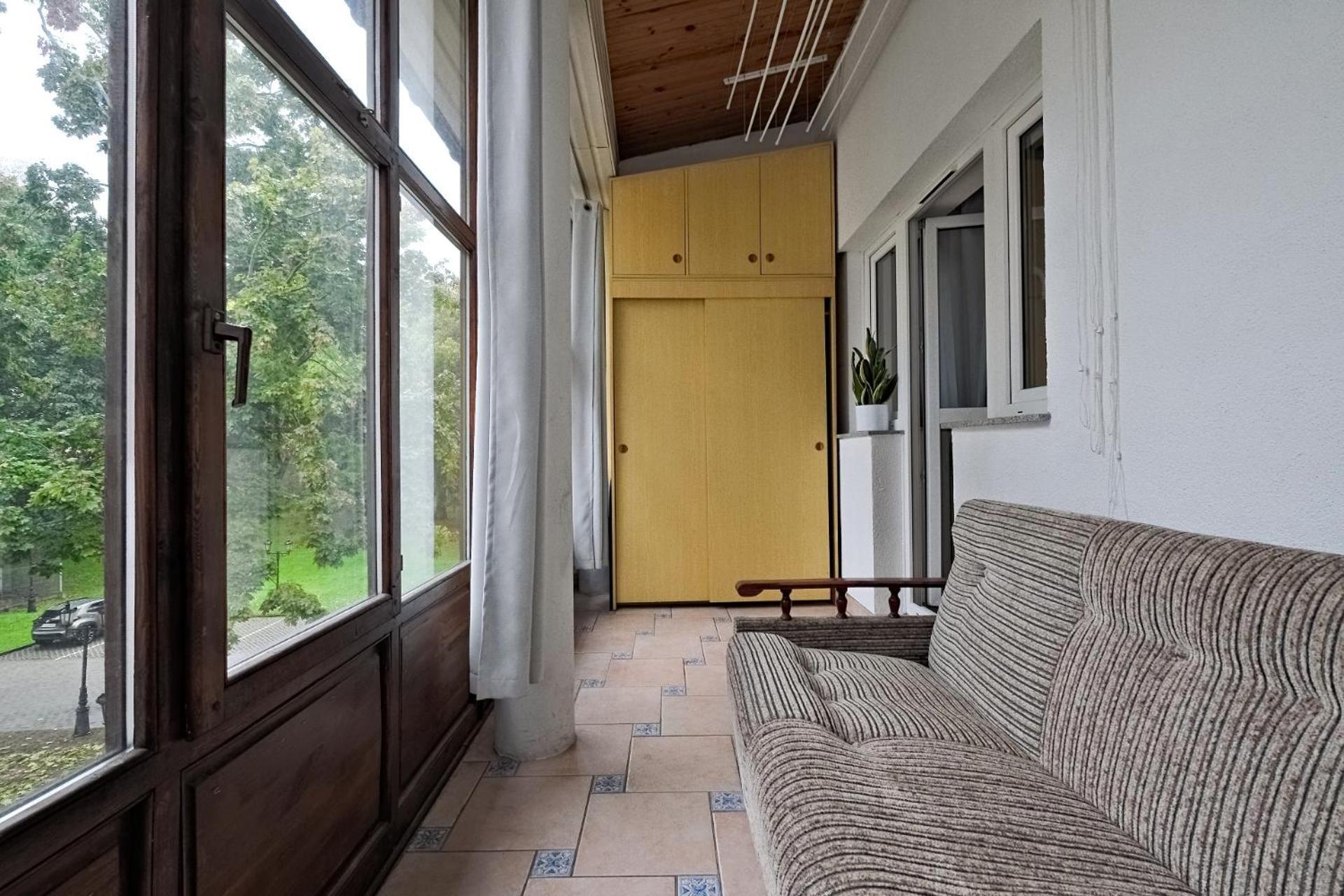 Golden Apartments/rad12/5 *