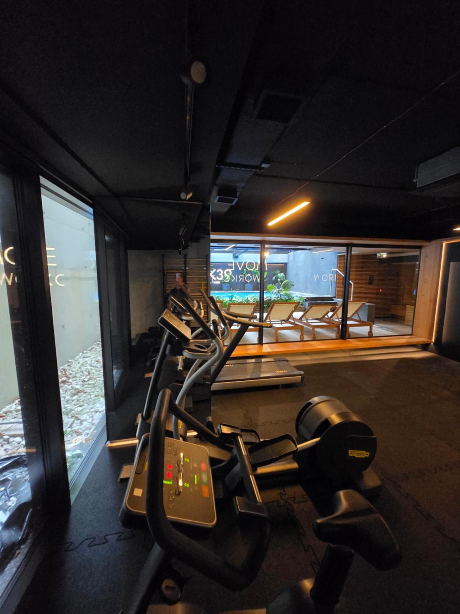 Appartement Luxury Old Town , Gym, Sauna & Swimming Pool ,hammock, Free Parking! Krakau