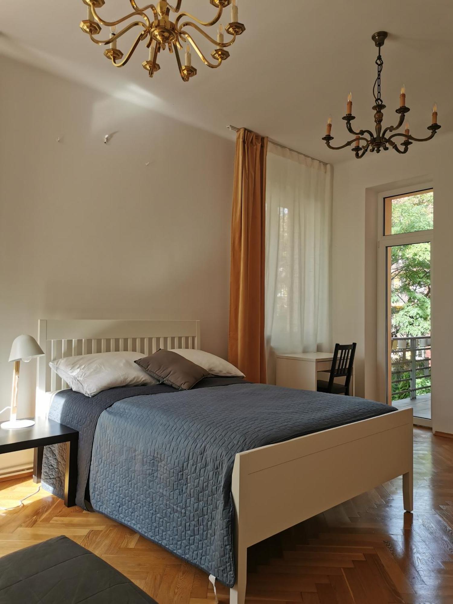 Apartamento Cozy Spacious With Balcony