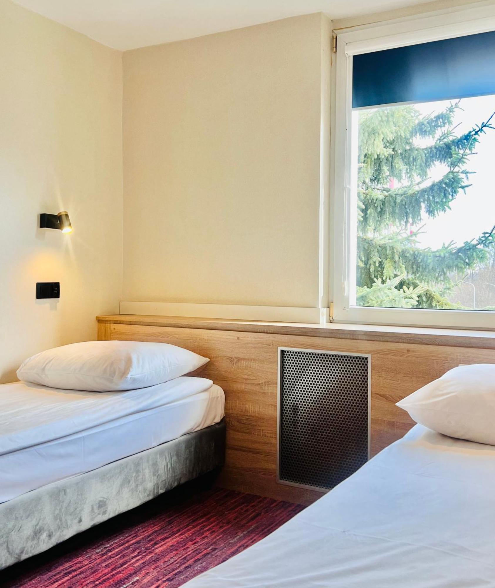 Rok Hotel *