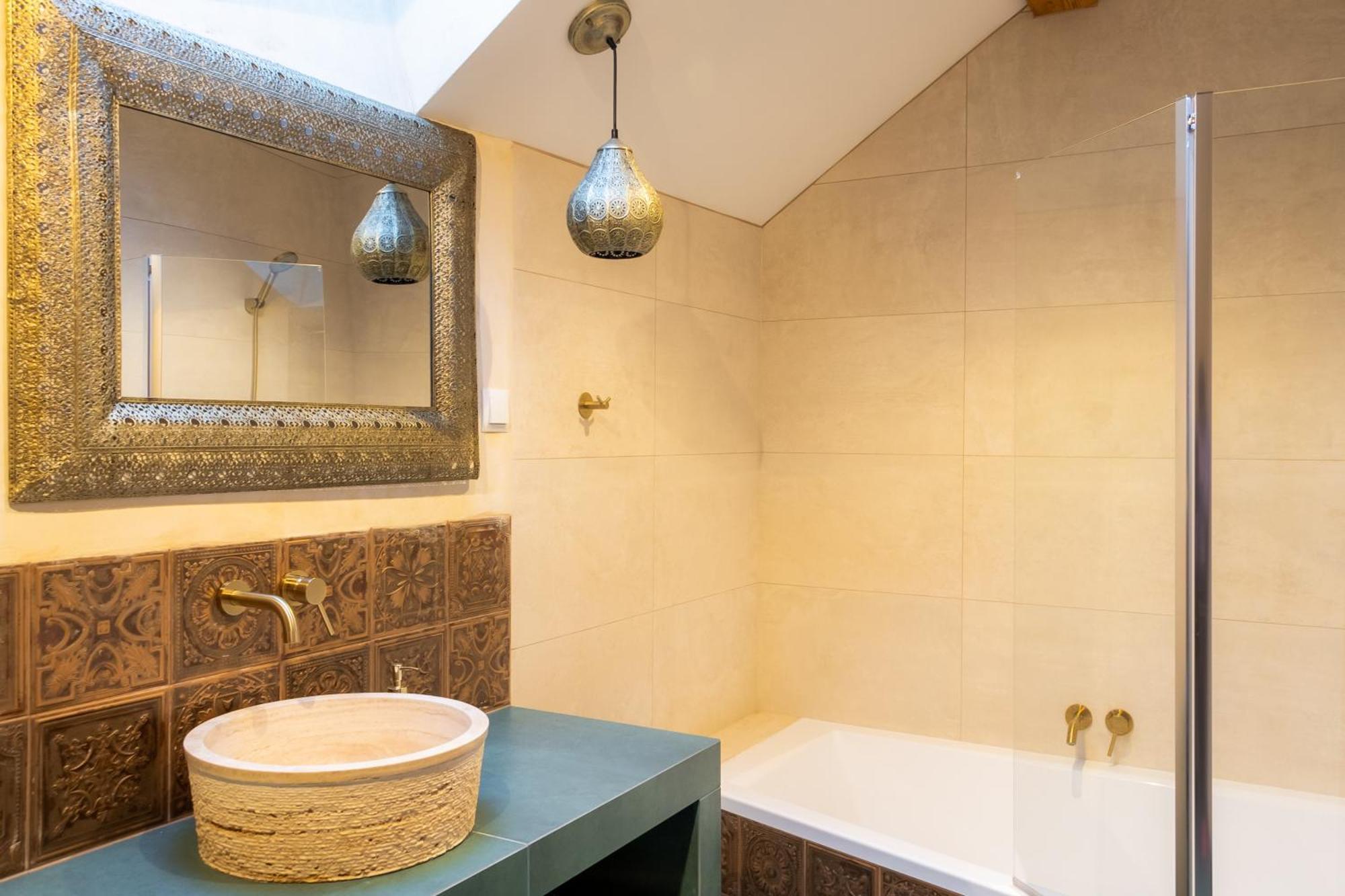 Guest house Blisshouse Luxurious Calm And Energetic Spot Near By Surrounded By The Forest Where Will Find Your Peace And Your People *