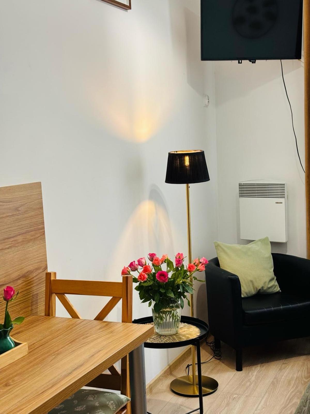& Apartment *