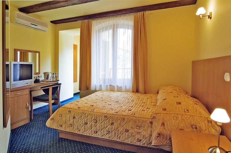 Alexander Hotel