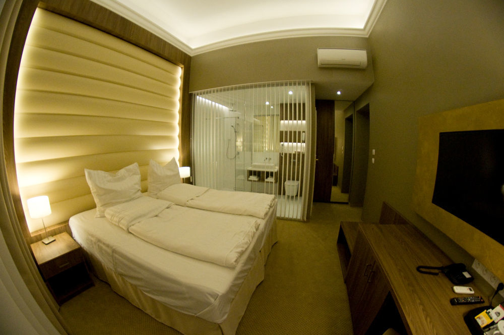 Elektor Hotel 3*