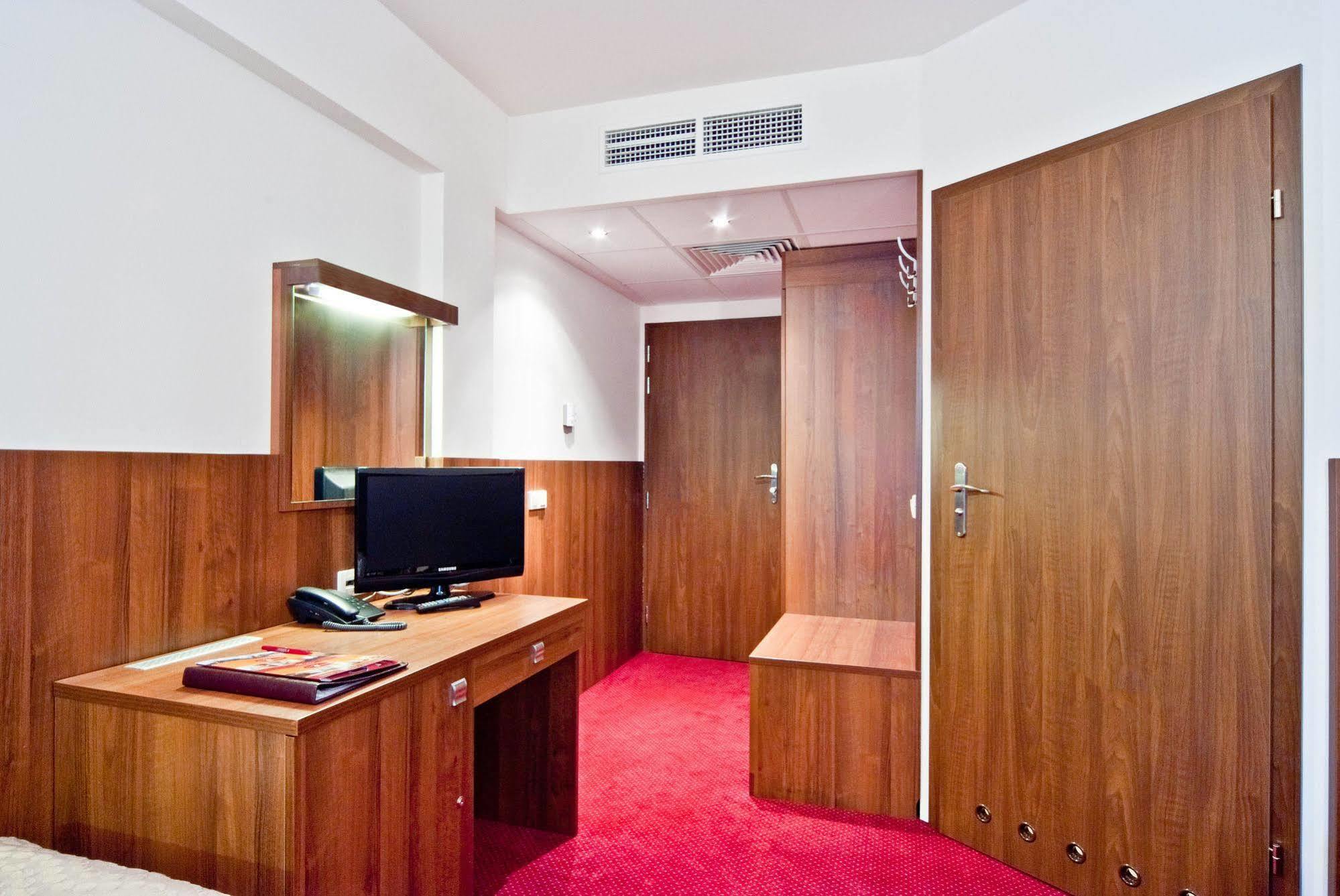 Hotel Alexander 3*