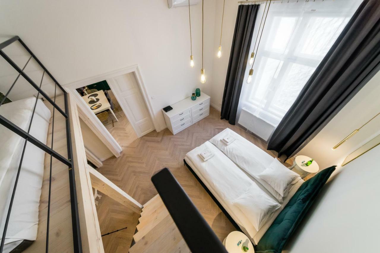 Deluxe Old Town Sw. Krzyza Wawelofts Apartment *