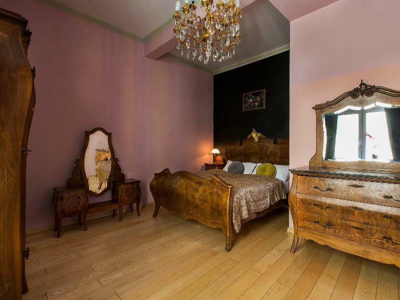Aparthotel Antique Plac Szczepanski 3*
