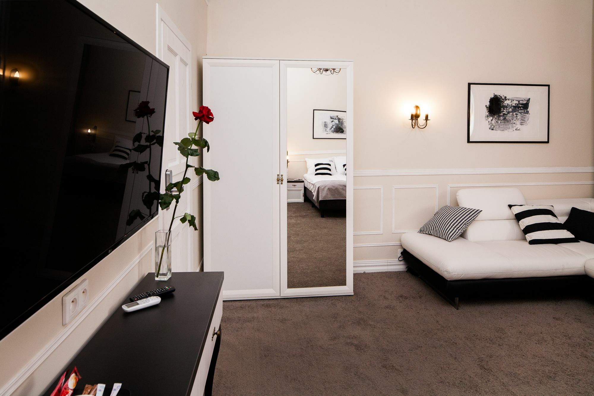 Imagine Apartment *
