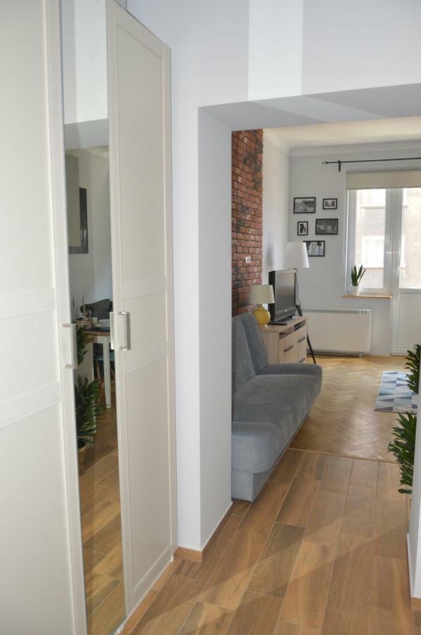 Apartment Mazowiecka 11 *