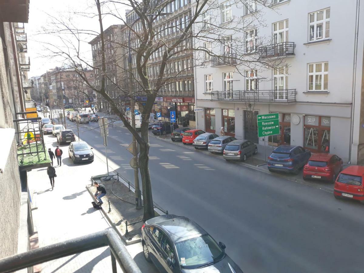 Mazowiecka 11 *