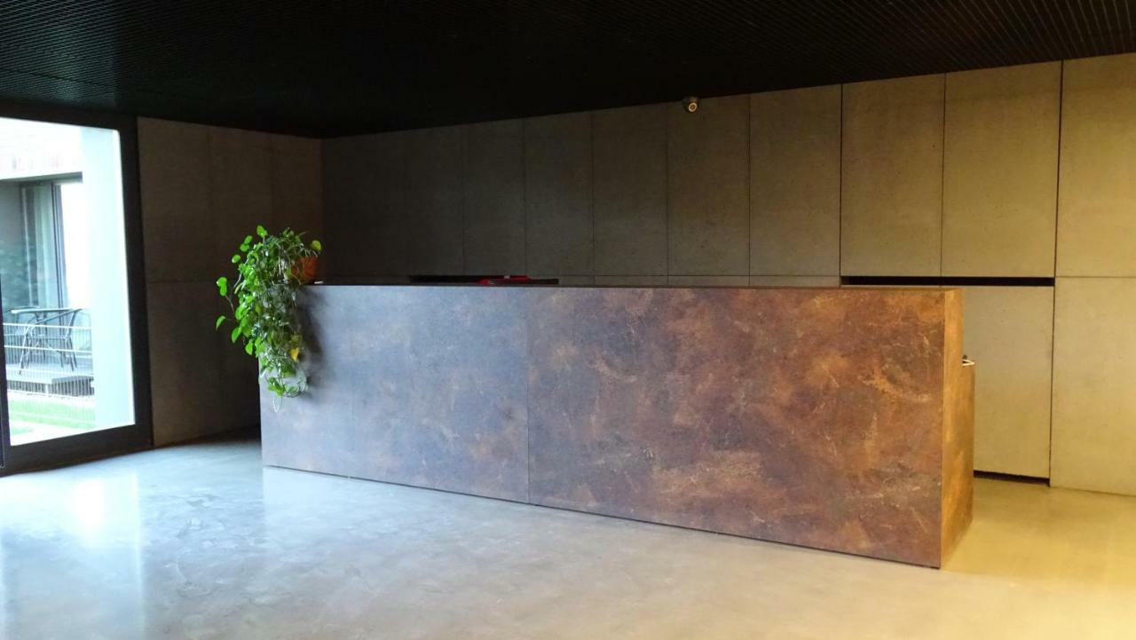 Black Line Apartment