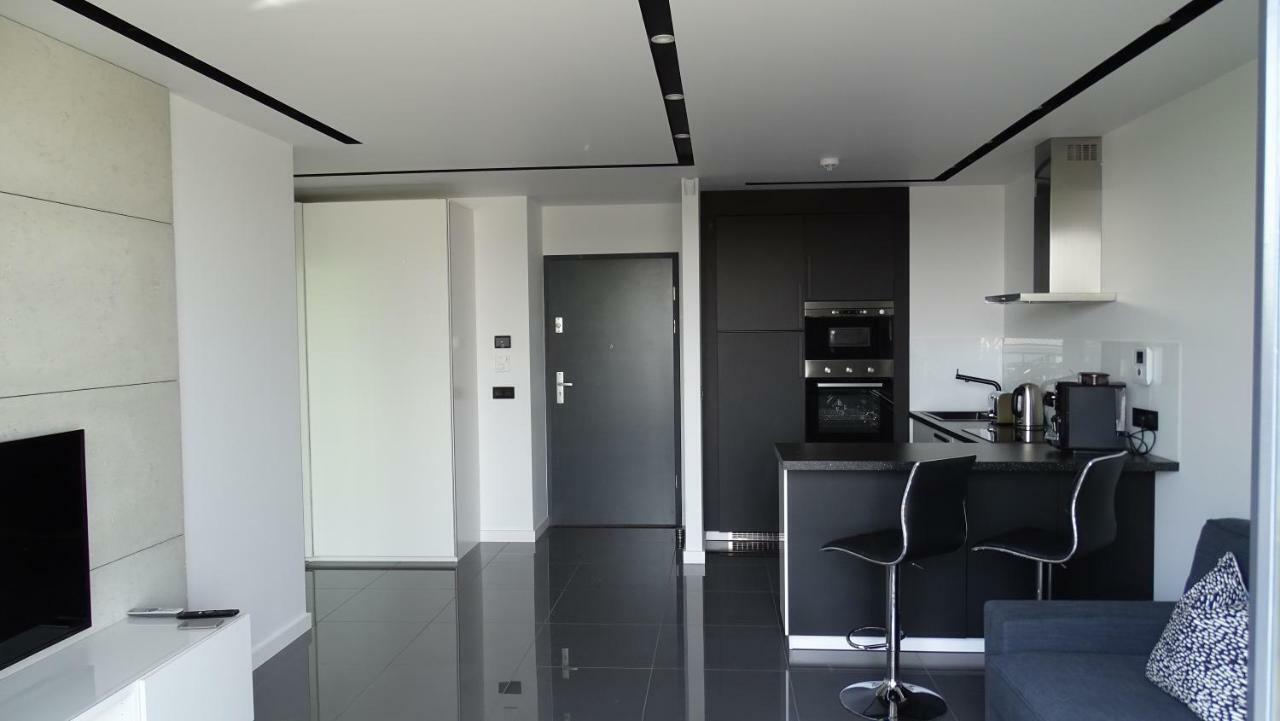 Black Line Apartment