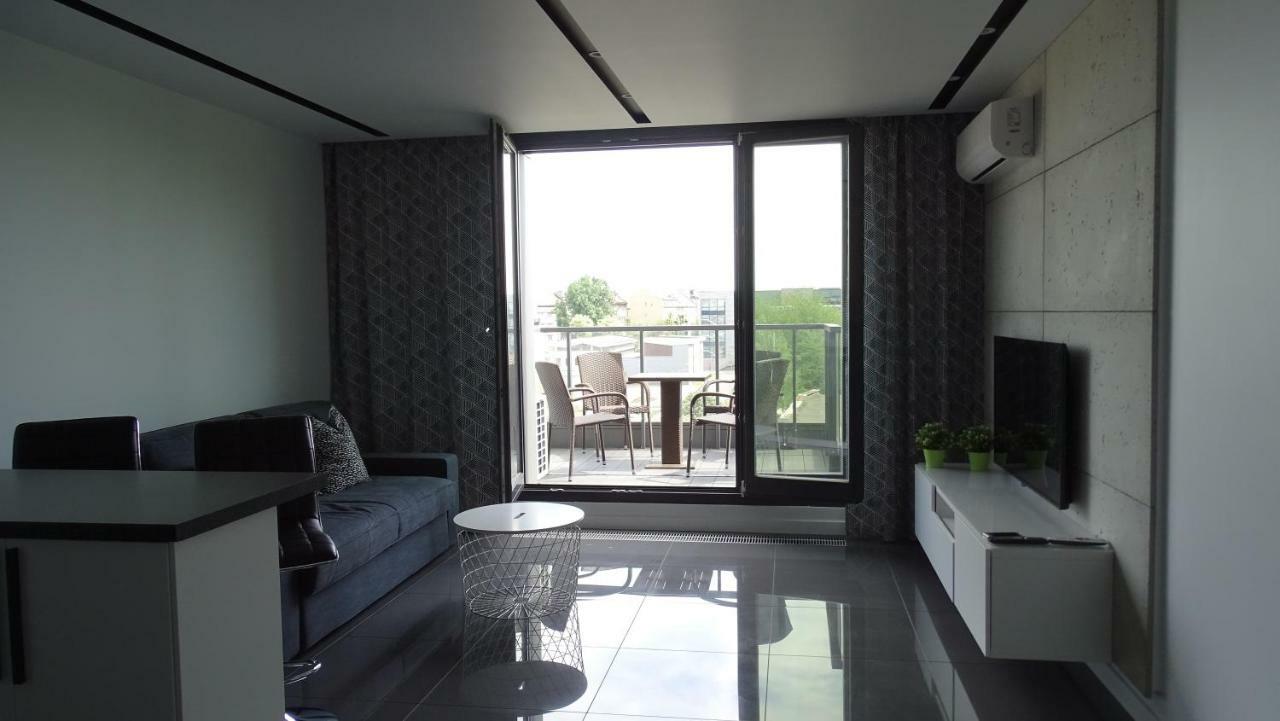 Black Line Apartment