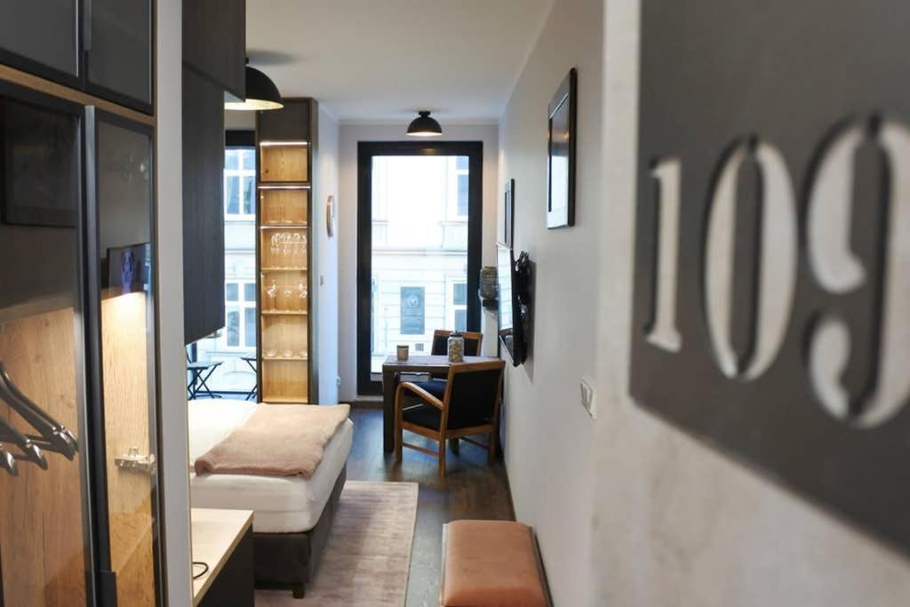 Boutique 109 - Old City, Luxury Apt. With A Garage *